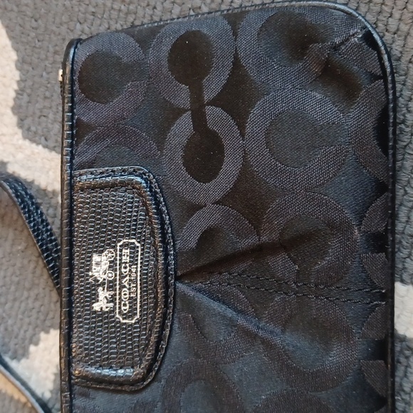 Coach Signature Wristlet Black Canvas & Siver Tone Hardware - Picture 3 of 13